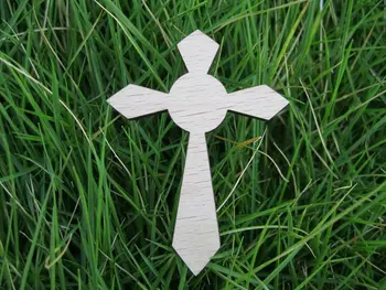 класическите дървени брошки във формата на кръст