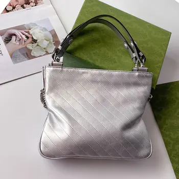 2023 Модна дизайнерска чанта-тоут, по-голямата голям пътна работна чанта, висококачествена дамска чанта през рамо, опаковки за подмишниците