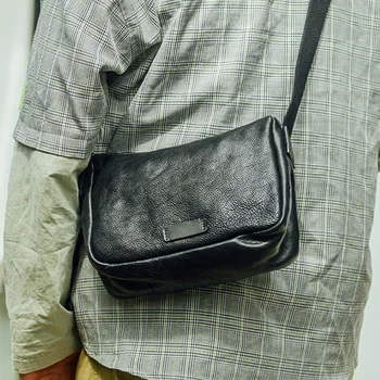 AETOO Нова многопластова чанта през рамо от телешка кожа, младежта чанта през рамо от черна кожа приливи и отливи, мъжки оригинална ежедневна чанта на гърдите