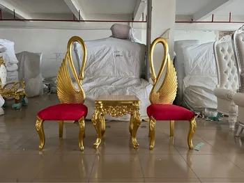 Неоклассическое стол-лебед в европейски стил, луксозен хотел Club Gold Leaf