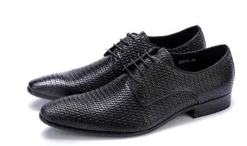 цената на едро за официални мъжки модел обувки са ръчно изработени с остър пръсти мъжки бизнес обувки модерен черните сватбени обувки дантела