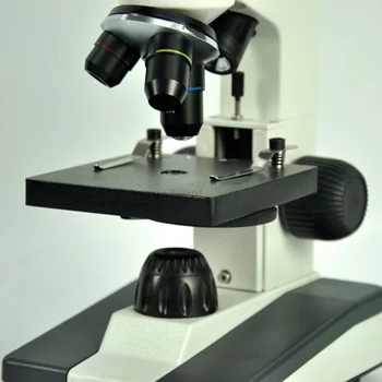 Стереотринокулярный микроскоп за ремонт на телефони с метален голяма база Стереотринокулярный микроскоп за ремонт на телефони с метален голяма база 1
