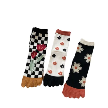 Нови мультяшные чорапи с пет пръста, шарени дамски чорапи в клетка с разрезным пръсти, класически памучни чорапи Ins законите цвят Нови мультяшные чорапи с пет пръста, шарени дамски чорапи в клетка с разрезным пръсти, класически памучни чорапи Ins законите цвят 5